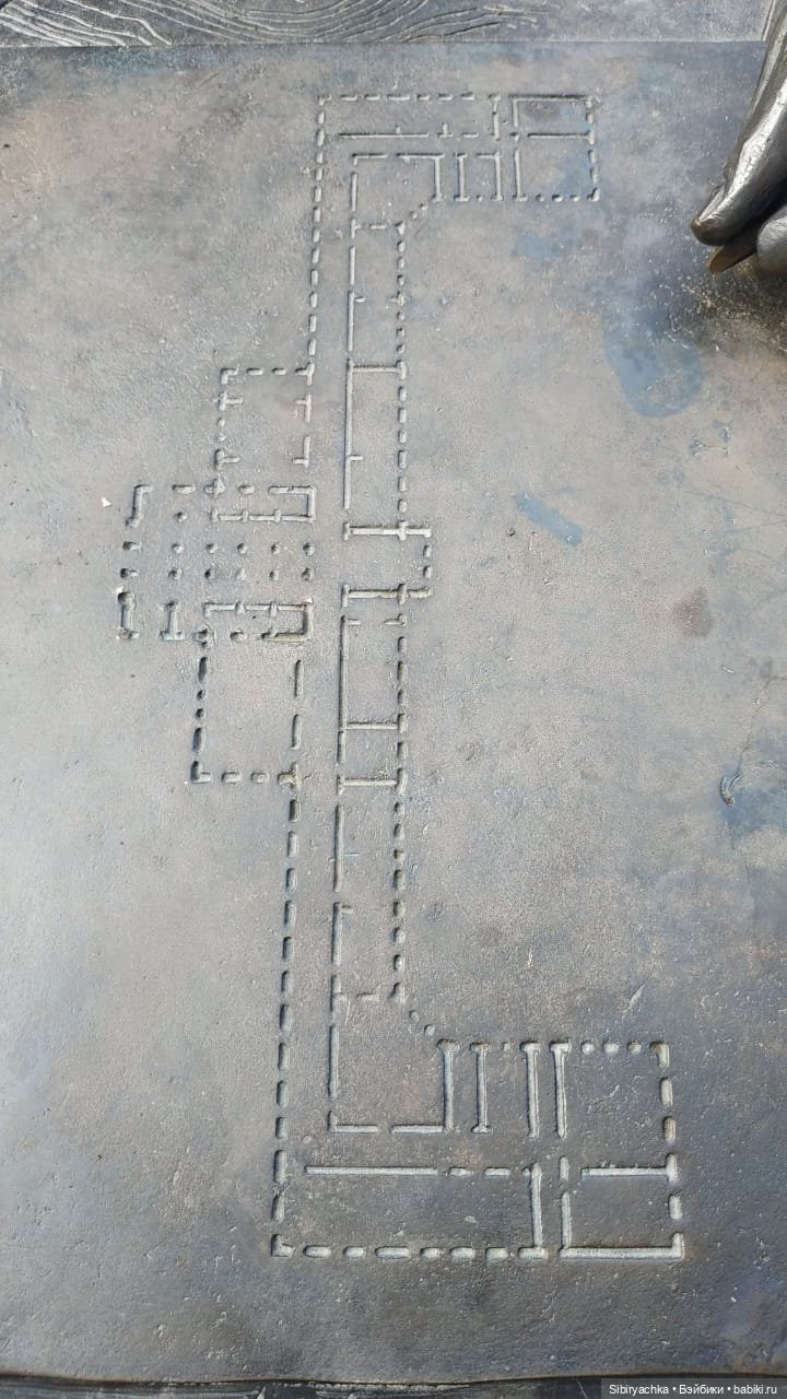 Глаша и Луша гуляют по Томску