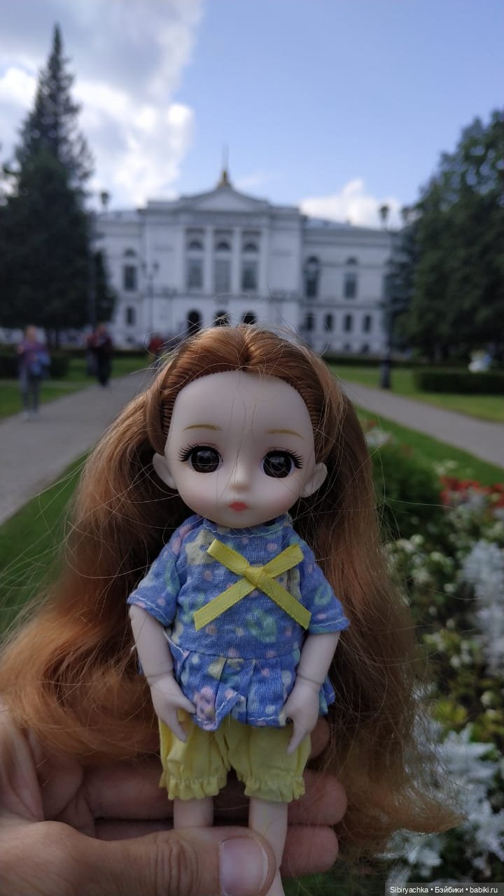 Глаша и Луша гуляют по Томску