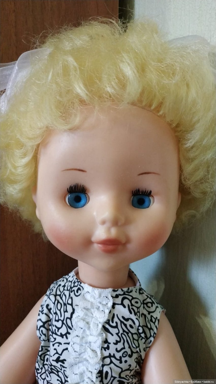 Белокурая малышка Катенька из Ворошиловграда (фото 4)