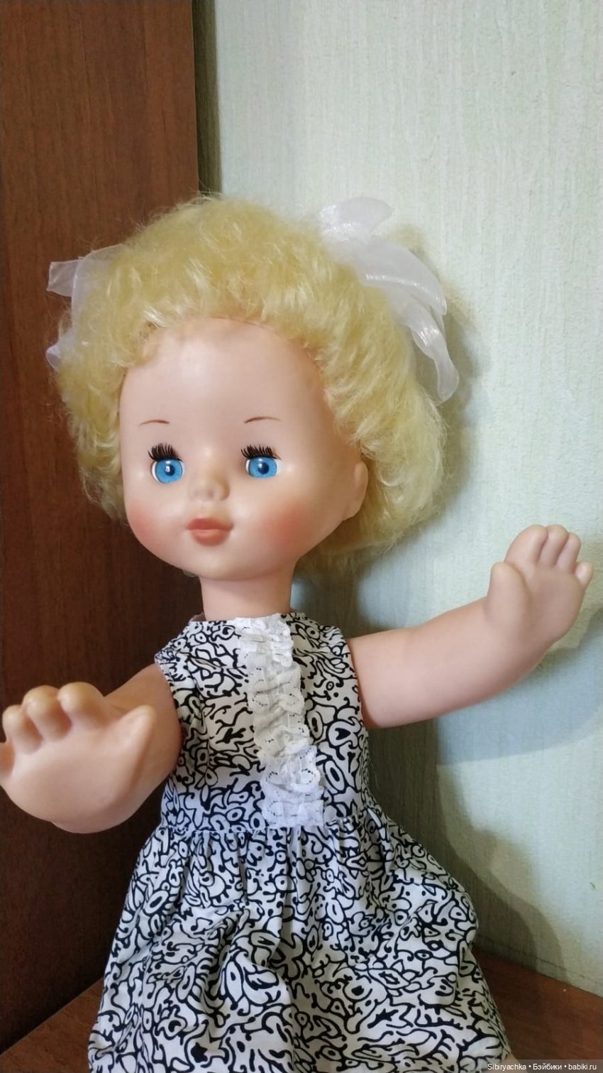 Белокурая малышка Катенька из Ворошиловграда (фото 10)