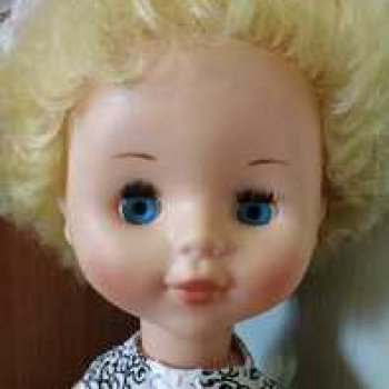 Белокурая малышка Катенька из Ворошиловграда