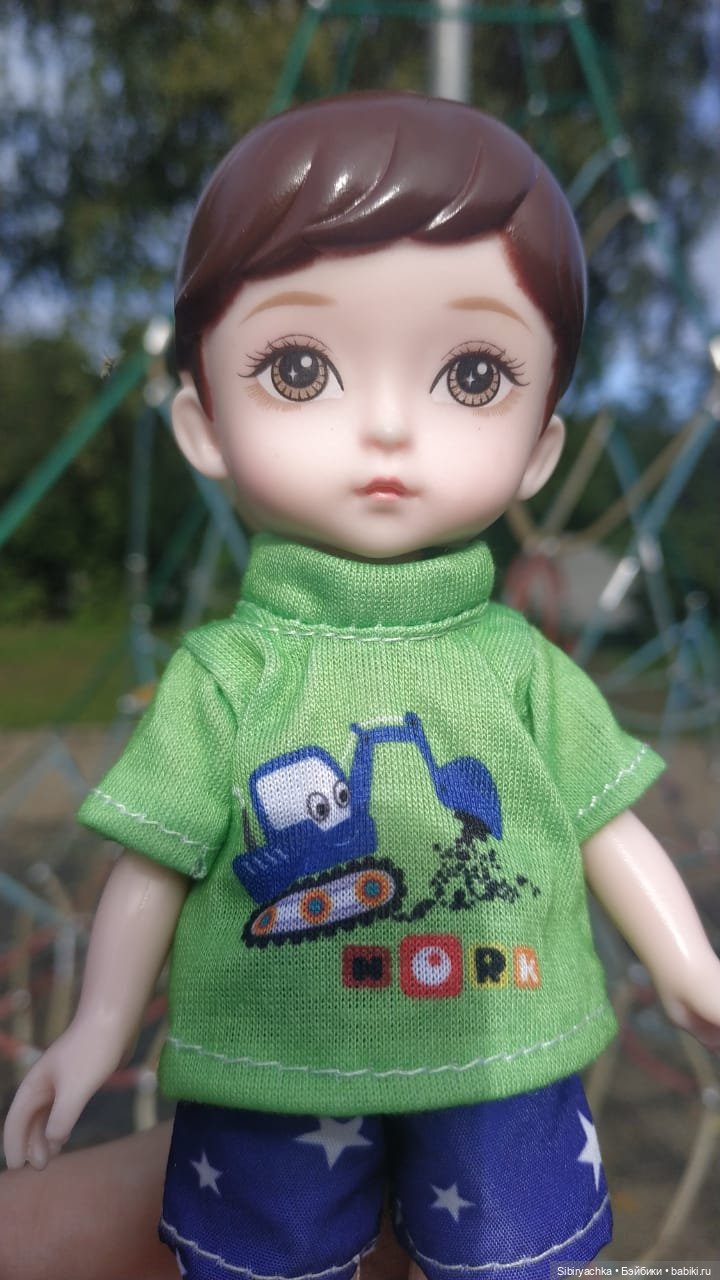 Коленька гуляет на детской площадке (фото 10)