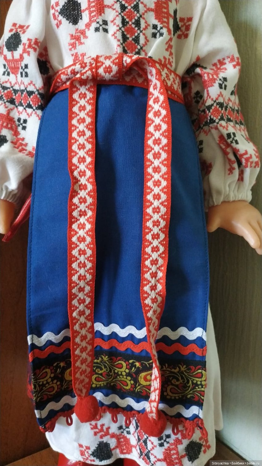 Лида в народном украинском костюме