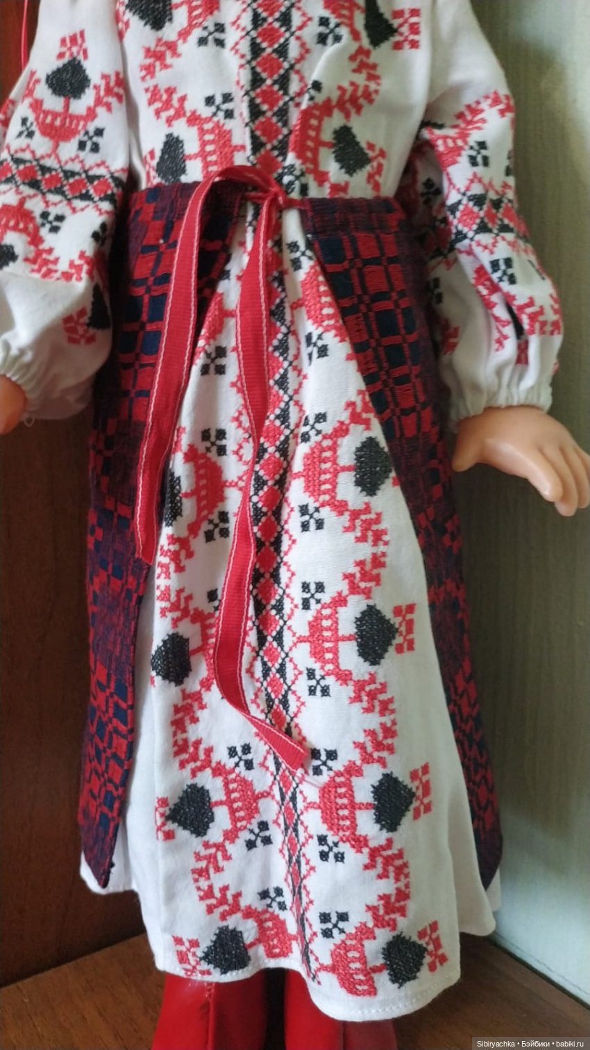 Лида в народном украинском костюме