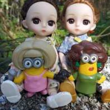 Девочки и миньоны