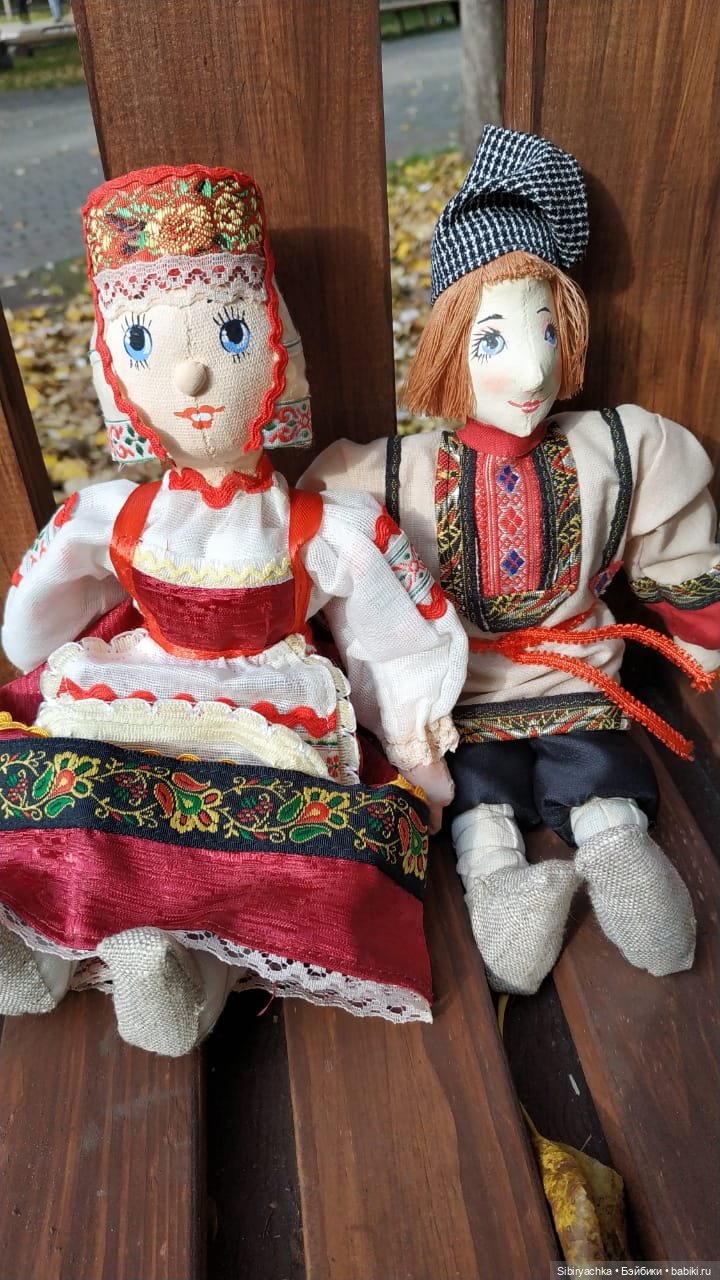 Глаша и Луша встретились с Иваном и Марьей