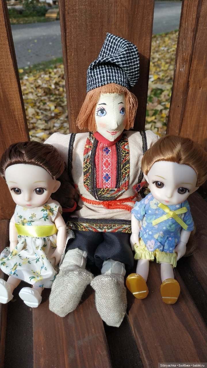 Глаша и Луша встретились с Иваном и Марьей