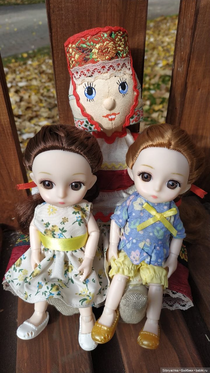 Глаша и Луша встретились с Иваном и Марьей