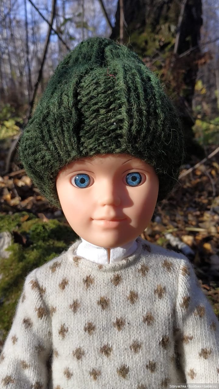 Александр гуляет в лесу — Российские куклы Весна (фото 3)