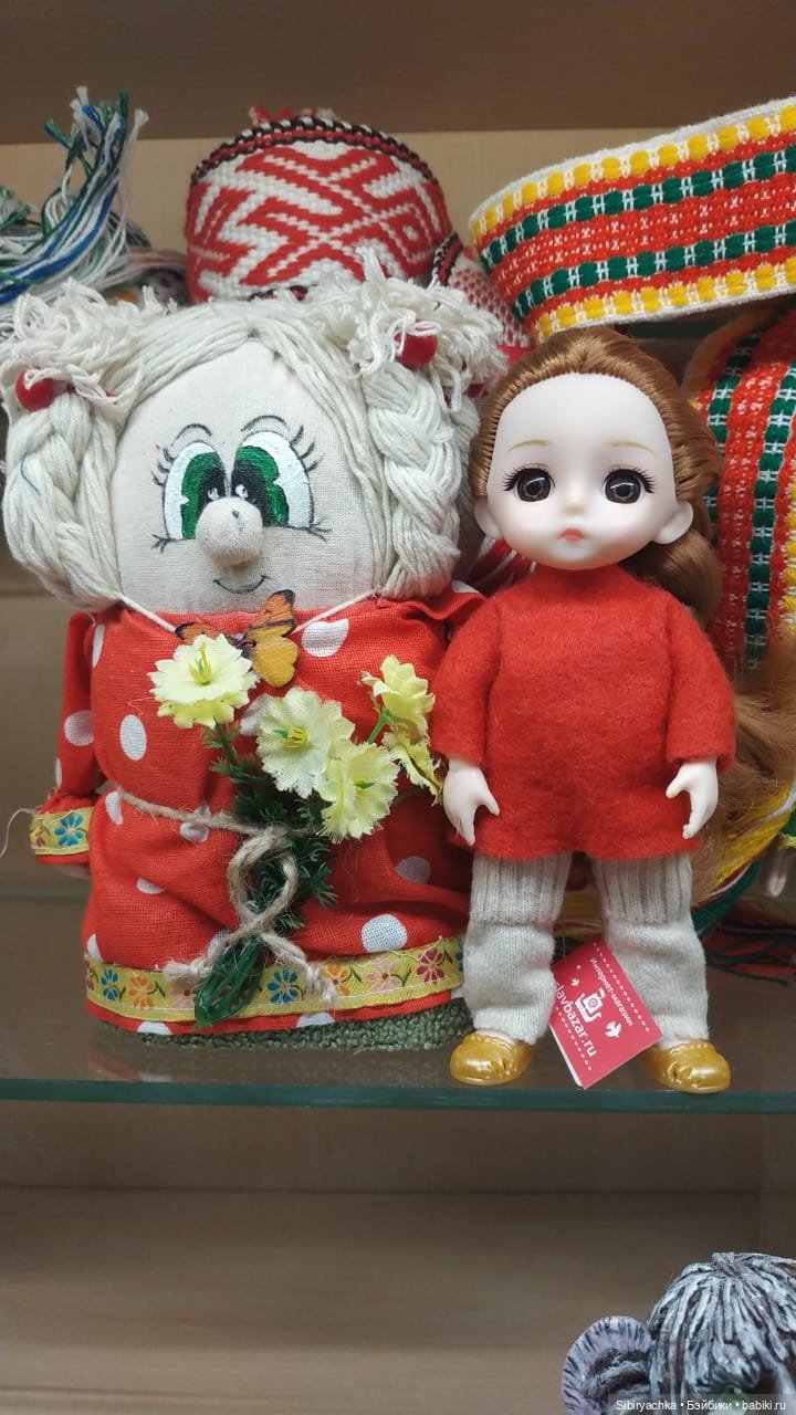 Глаша в сувенирной лавке — Игровые куклы разных производителей (Разное): редкие бренды