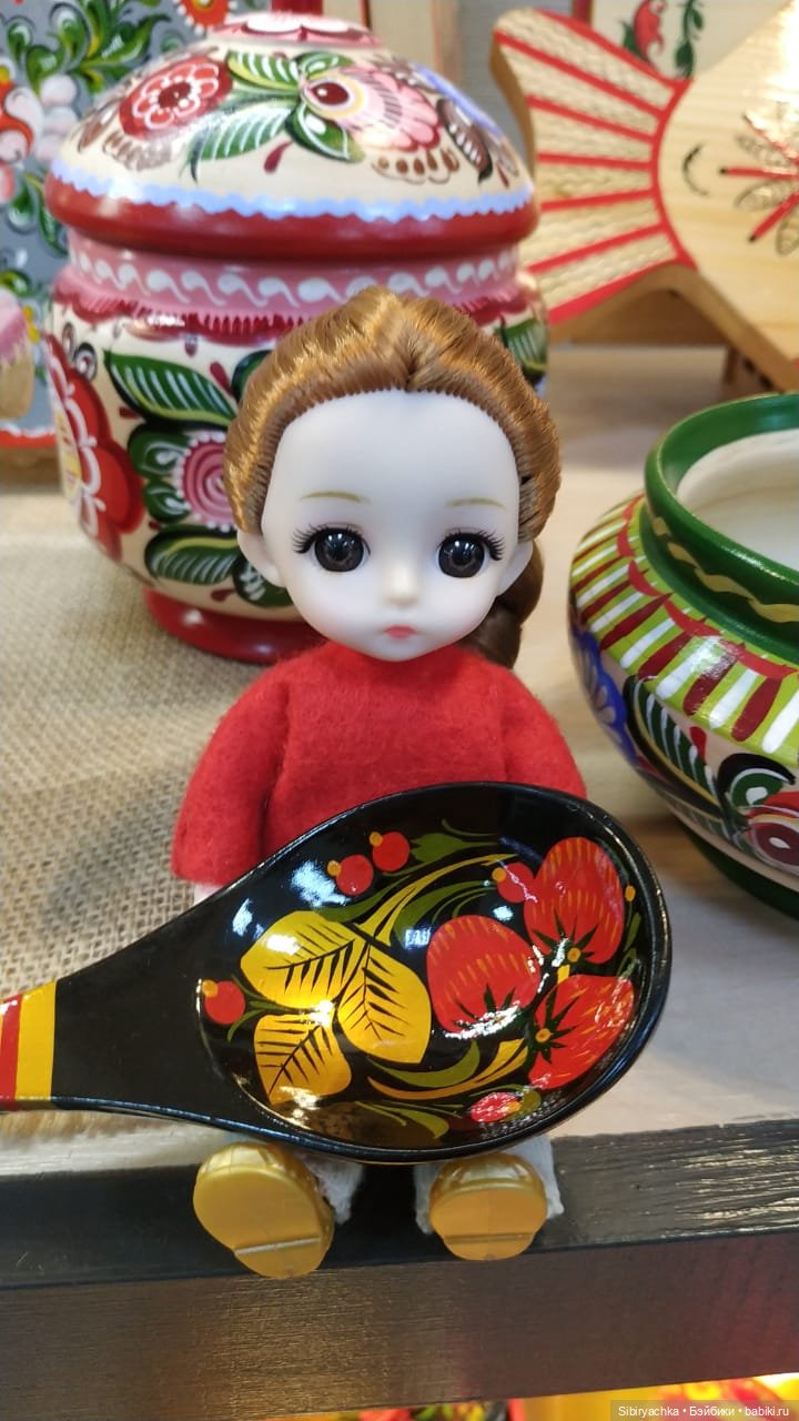 Глаша в сувенирной лавке — Игровые куклы разных производителей (Разное): редкие бренды