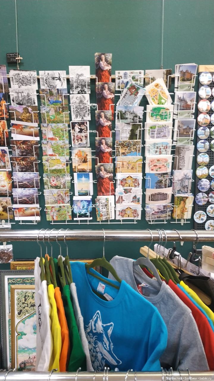 Глаша в сувенирной лавке — Игровые куклы разных производителей (Разное): редкие бренды