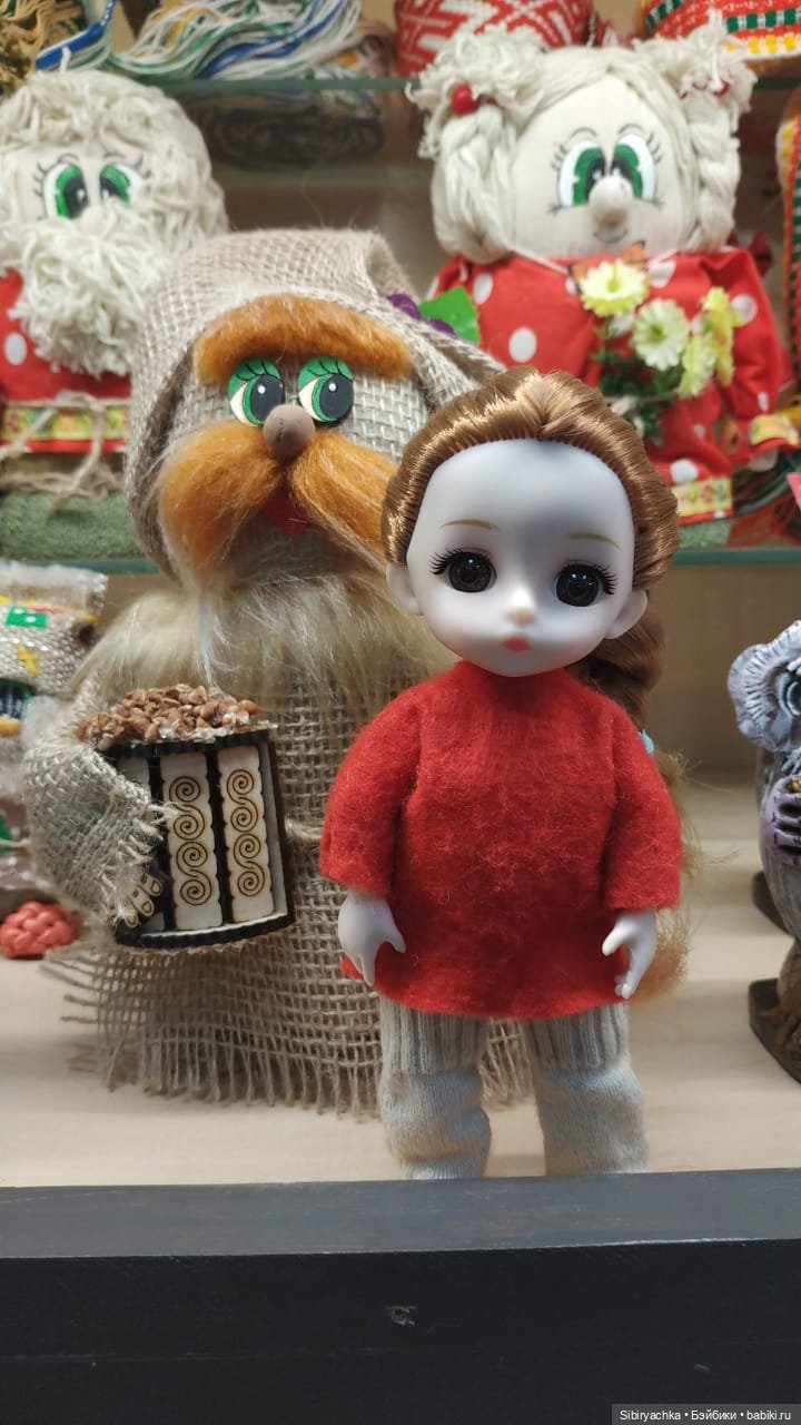 Глаша в сувенирной лавке — Игровые куклы разных производителей (Разное): редкие бренды
