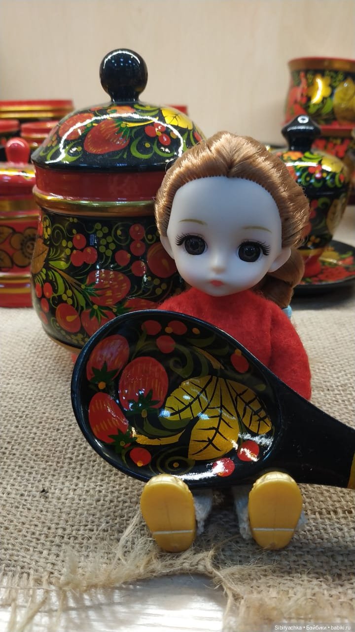 Глаша в сувенирной лавке — Игровые куклы разных производителей (Разное): редкие бренды