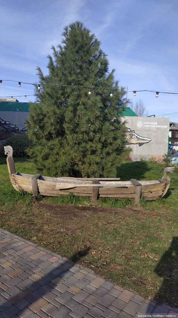 Глаша в сувенирной лавке — Игровые куклы разных производителей (Разное): редкие бренды