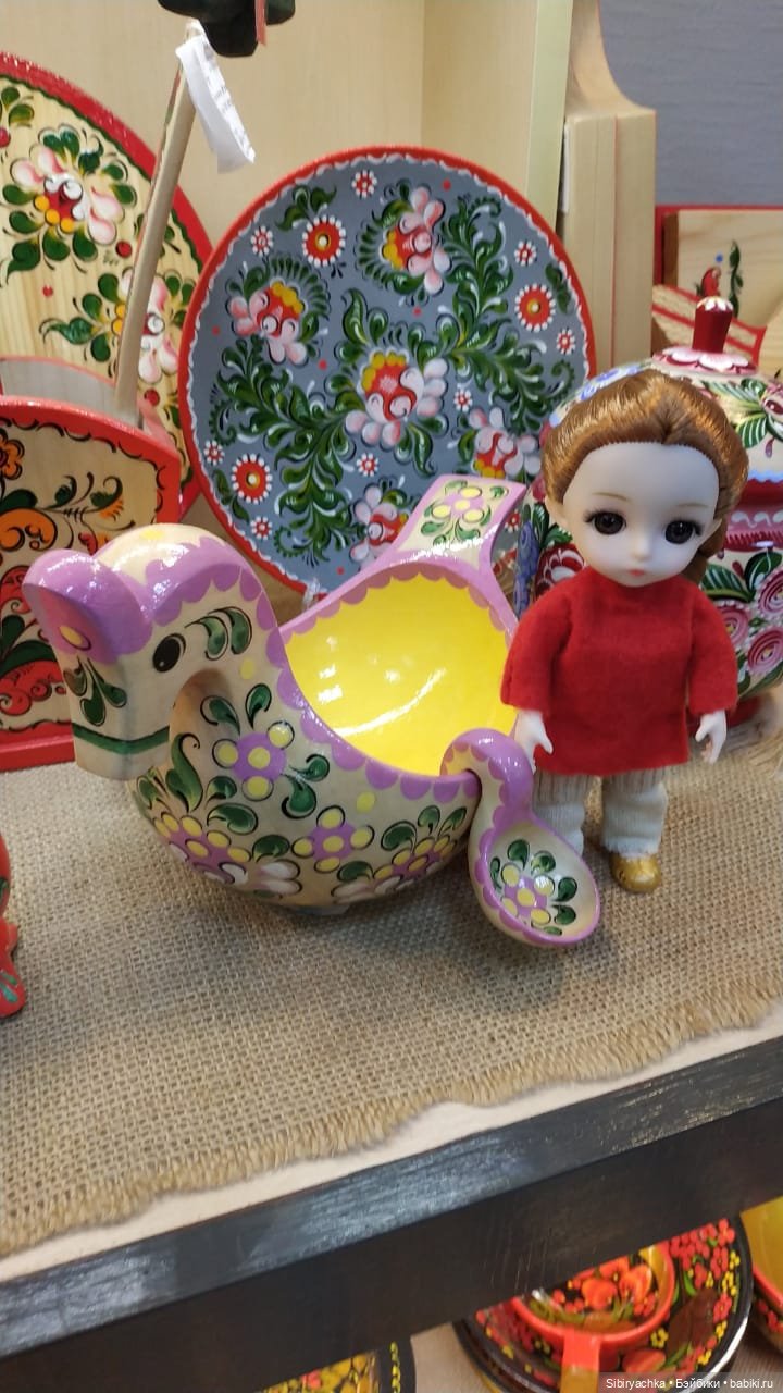 Глаша в сувенирной лавке — Игровые куклы разных производителей (Разное): редкие бренды