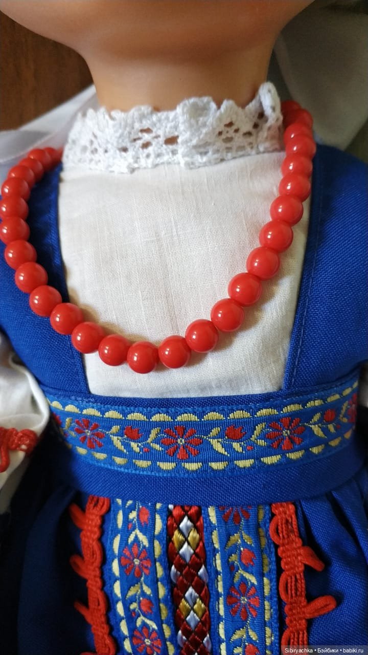 Лада в русском народном костюме (фото 9)