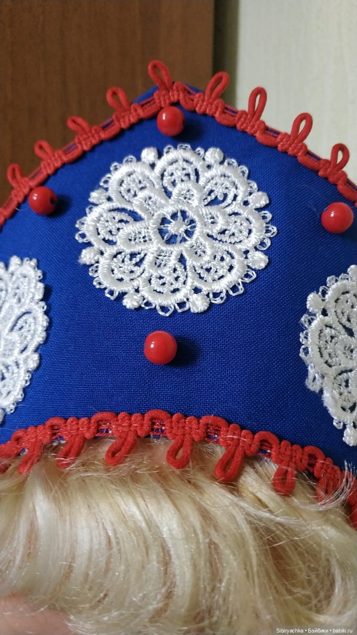 Лада в русском народном костюме (фото 8)