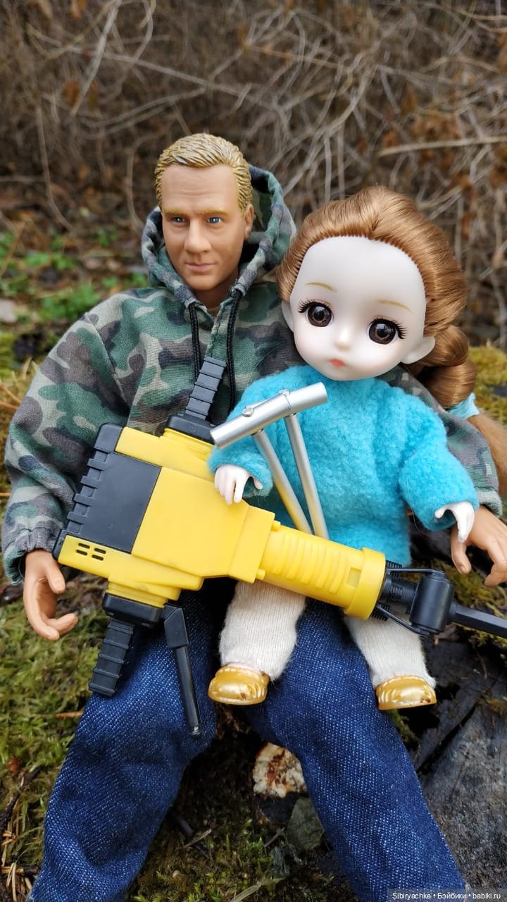 Прогулка дяди Лёни, его друзей и Глаши в лесу