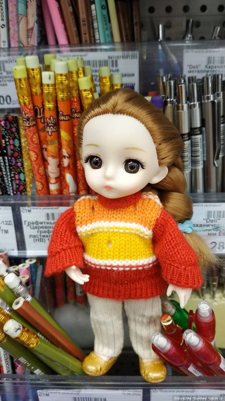 Глаша в магазине рукоделия Леонардо