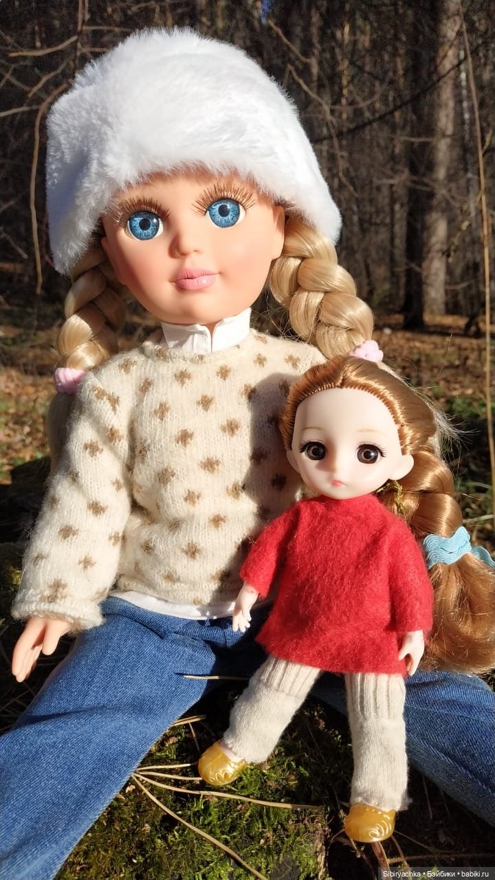 Настя, Глаша и Луша гуляют в лесу