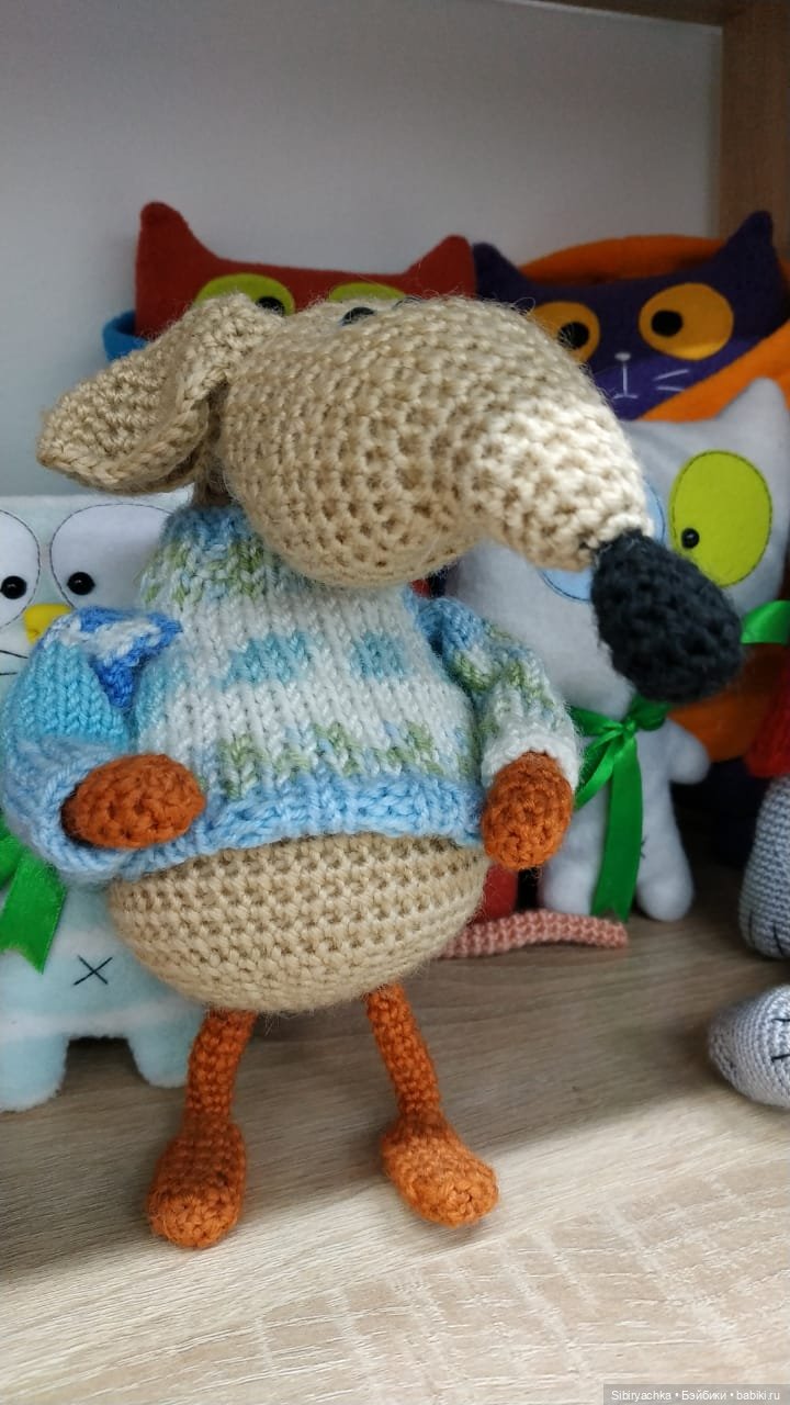 Глаша в отделе авторских подарков и настольных игр