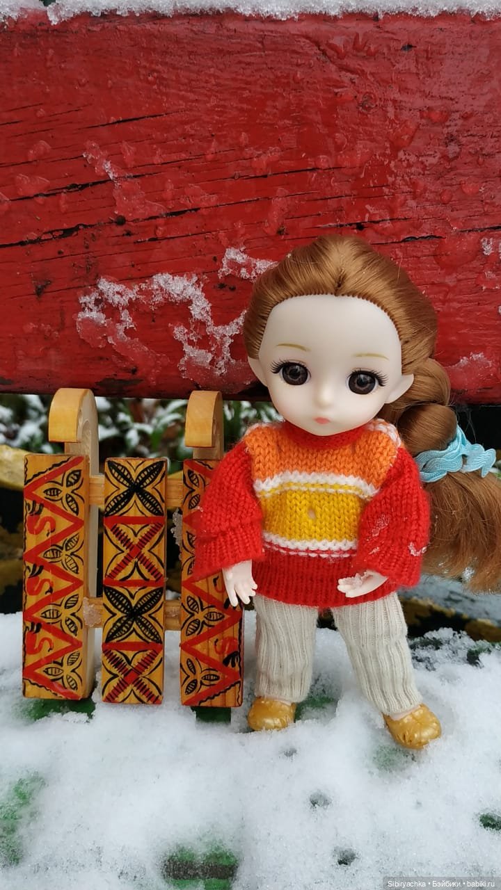 Леонид и Глаша радуются первому снегу