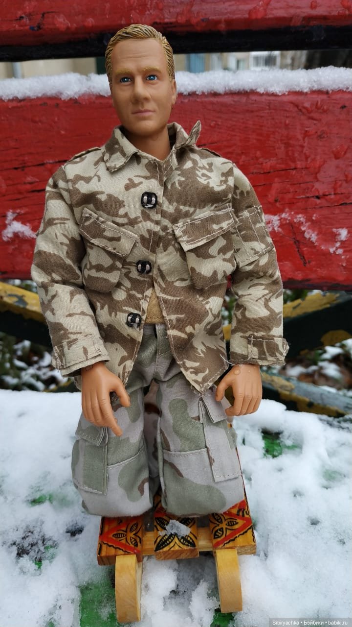 Леонид и Глаша радуются первому снегу