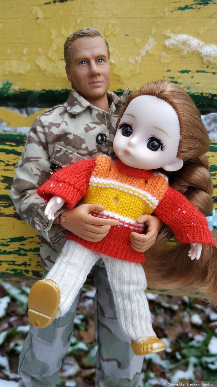 Леонид и Глаша радуются первому снегу