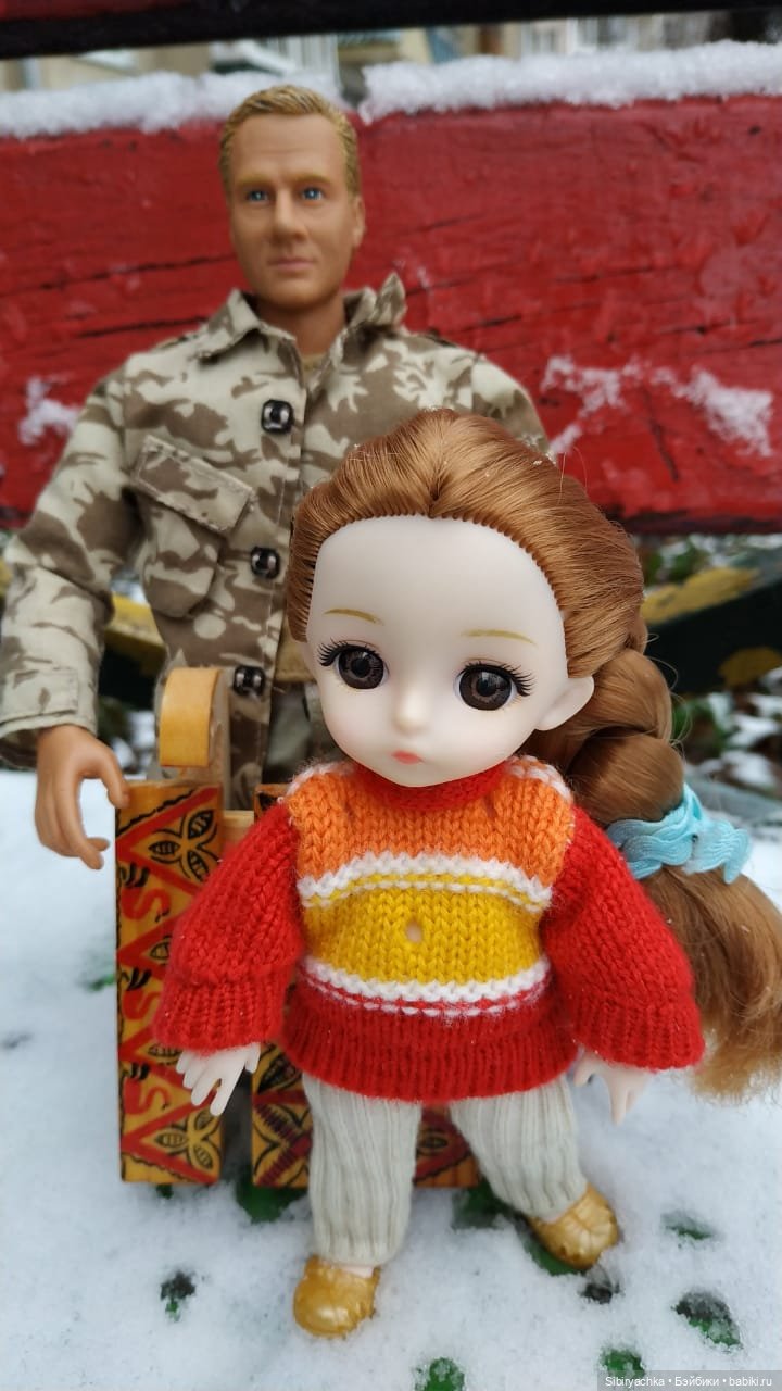 Леонид и Глаша радуются первому снегу