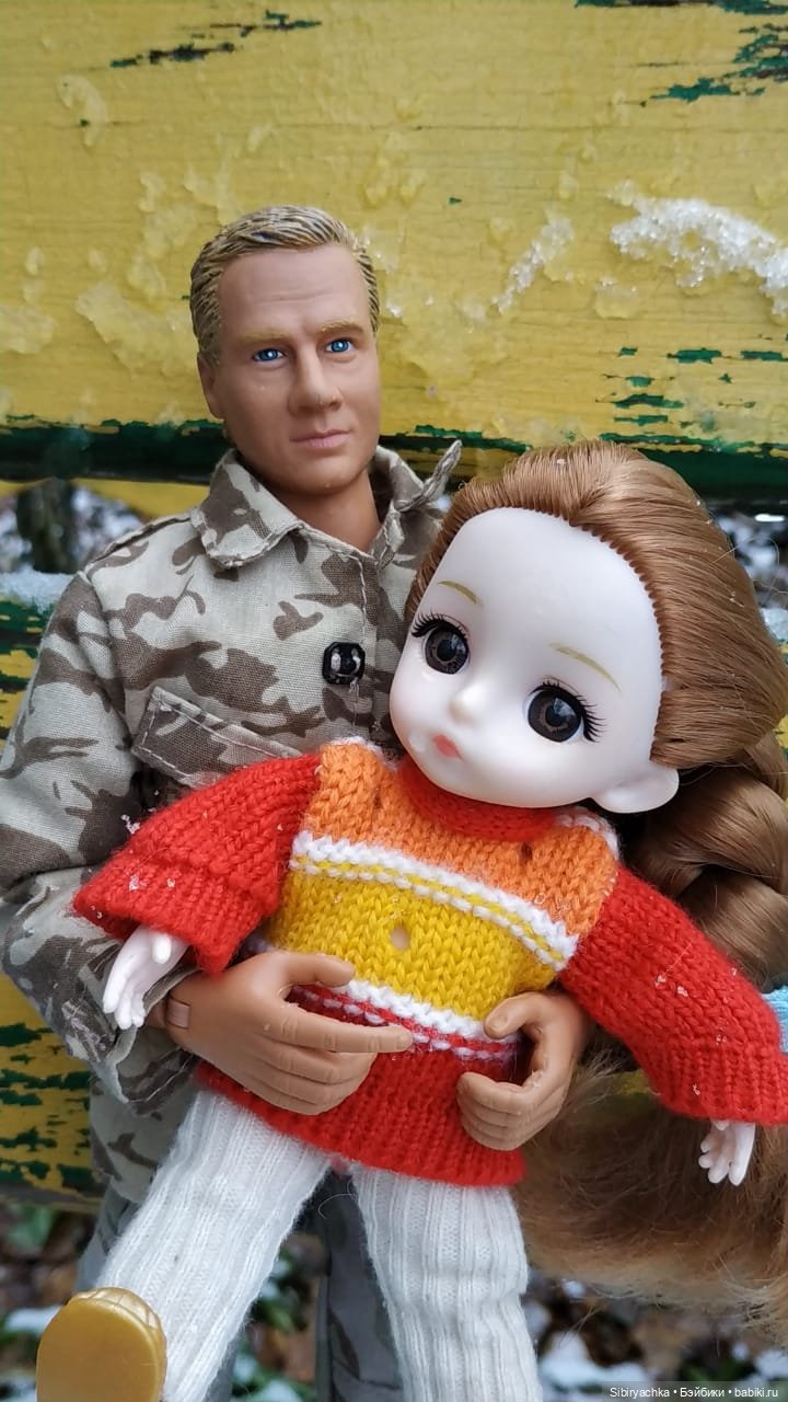 Леонид и Глаша радуются первому снегу