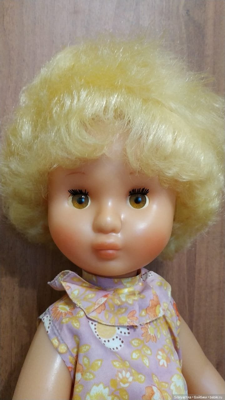 Девочки в платьях их ацетатного шёлка из далёкого прошлого (фото 3)