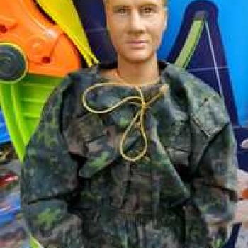 Как серьёзный мужчина Леонид в магазин игрушек ходил.