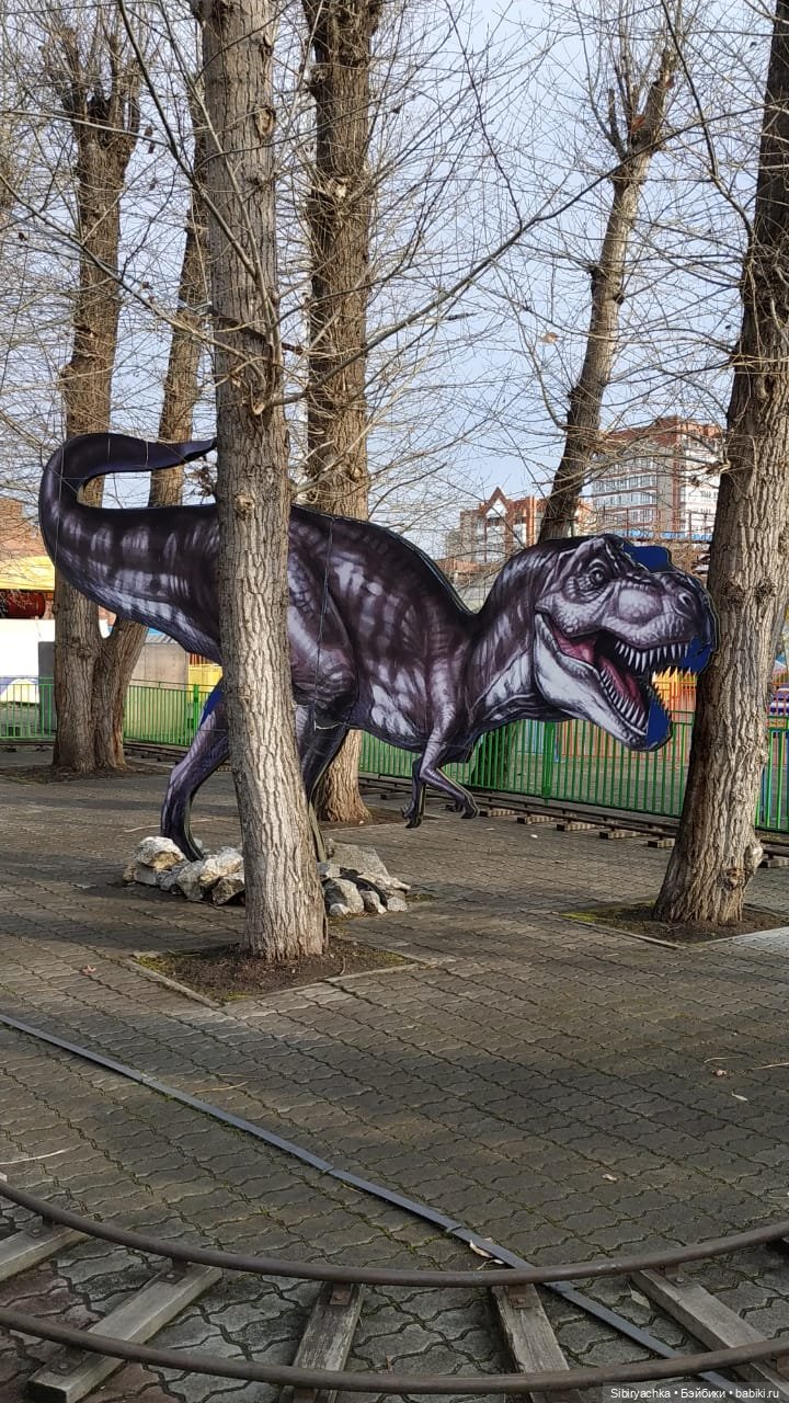 Прекрасный ноябрьский денёк в городском саду
