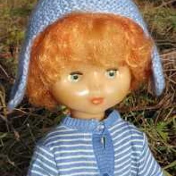 Первая прогулка Катюши в лесу.