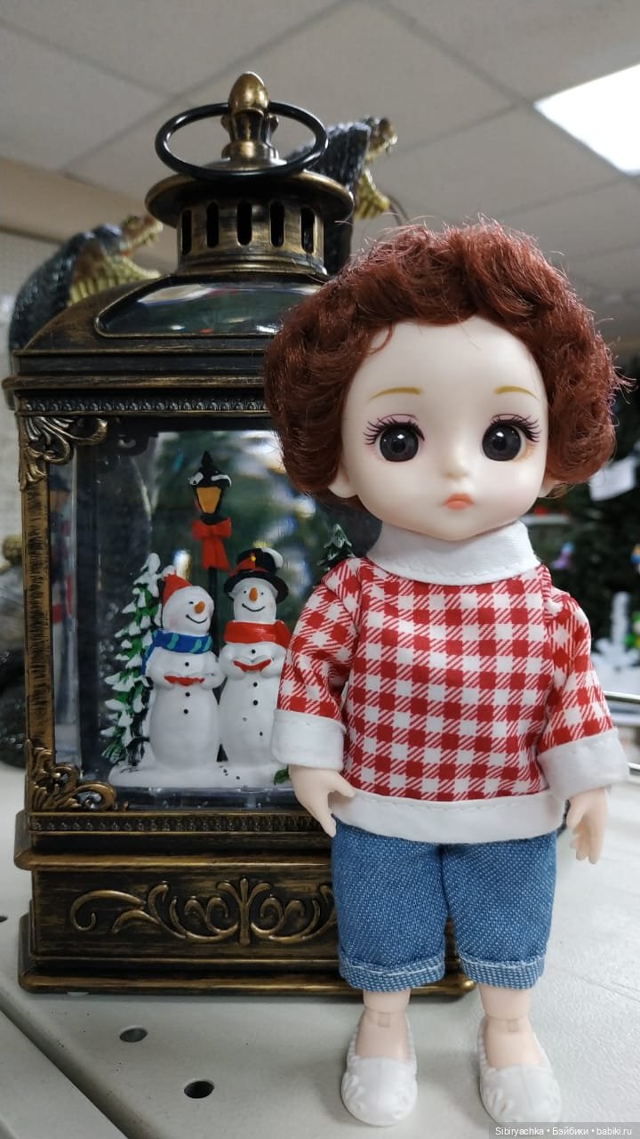 Новогодний ассортимент канцелярского магазина