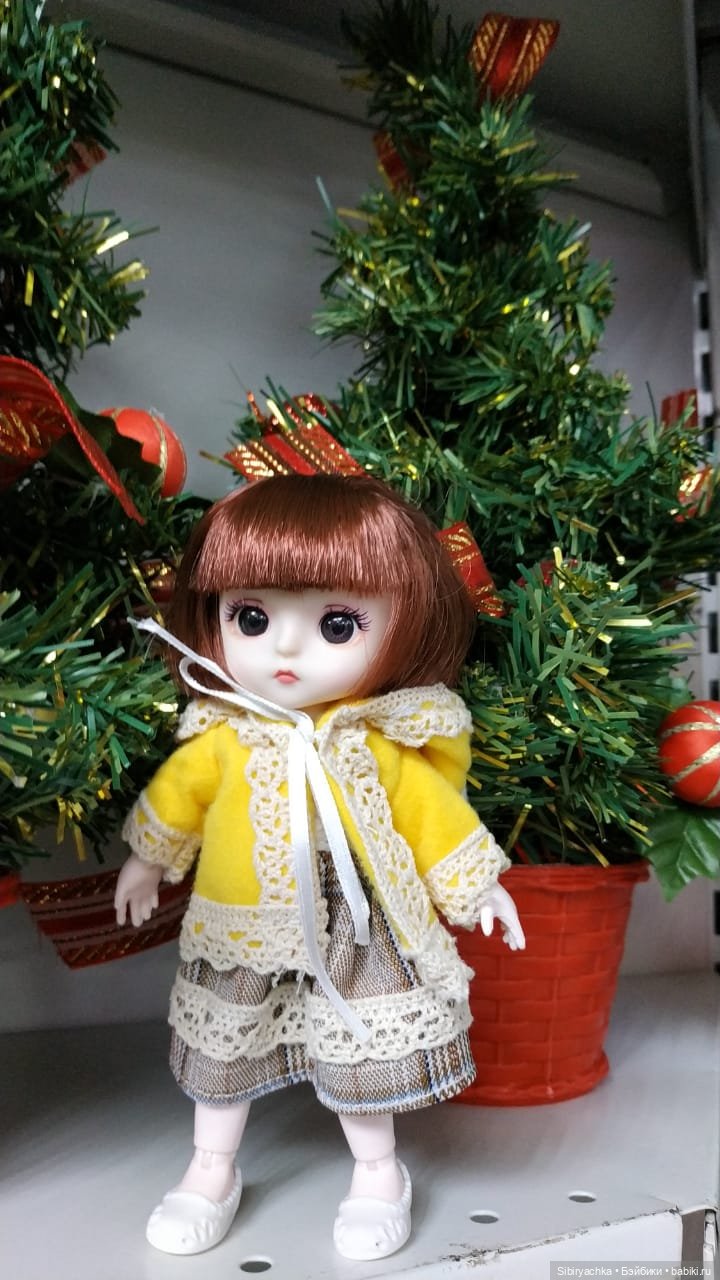 Новогодний ассортимент канцелярского магазина