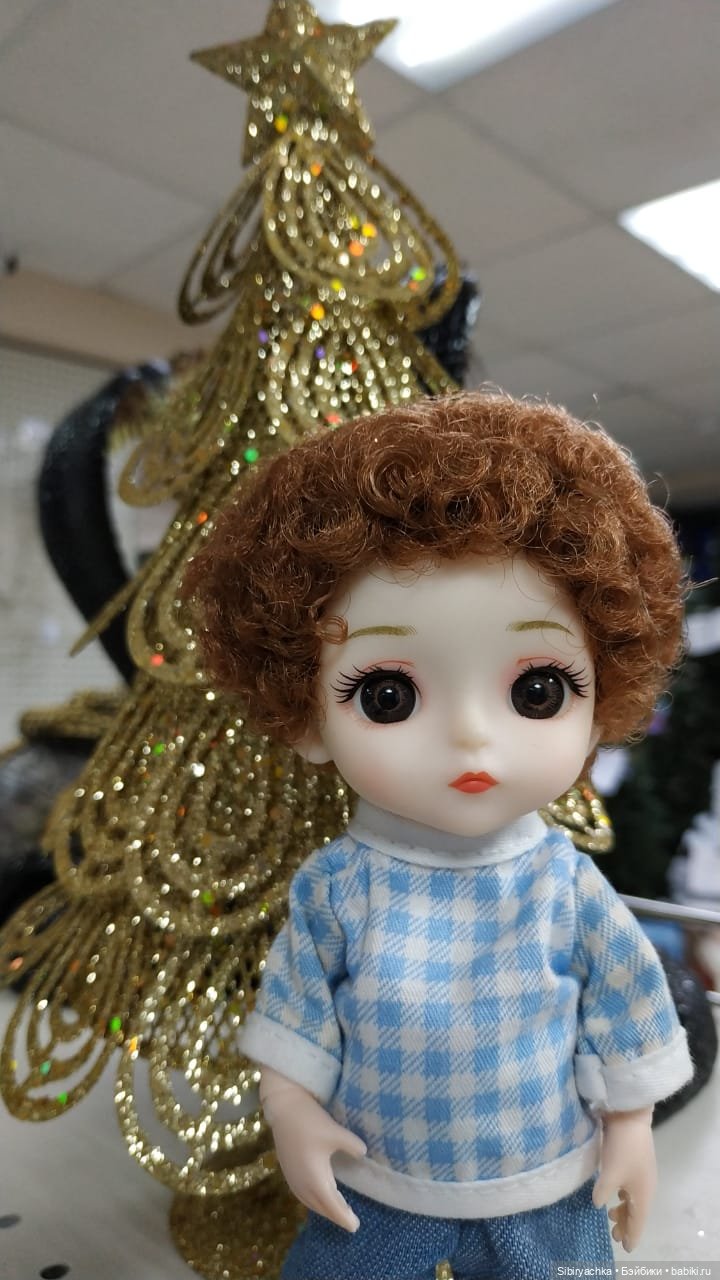 Новогодний ассортимент канцелярского магазина