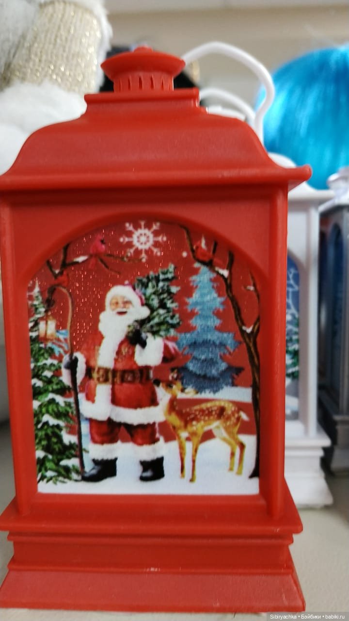 Новогодний ассортимент канцелярского магазина