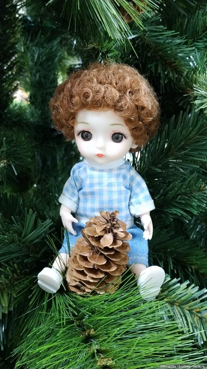 Новогодний ассортимент канцелярского магазина