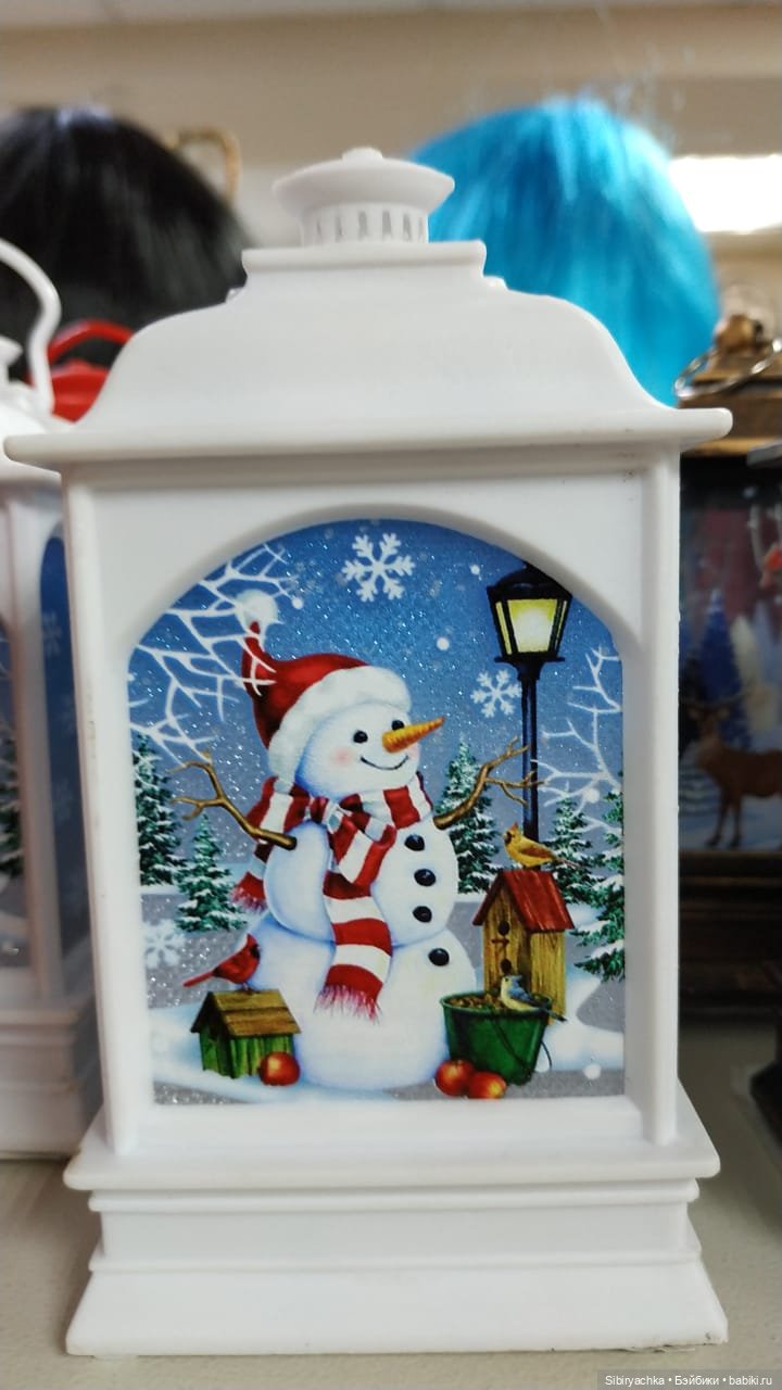 Новогодний ассортимент канцелярского магазина