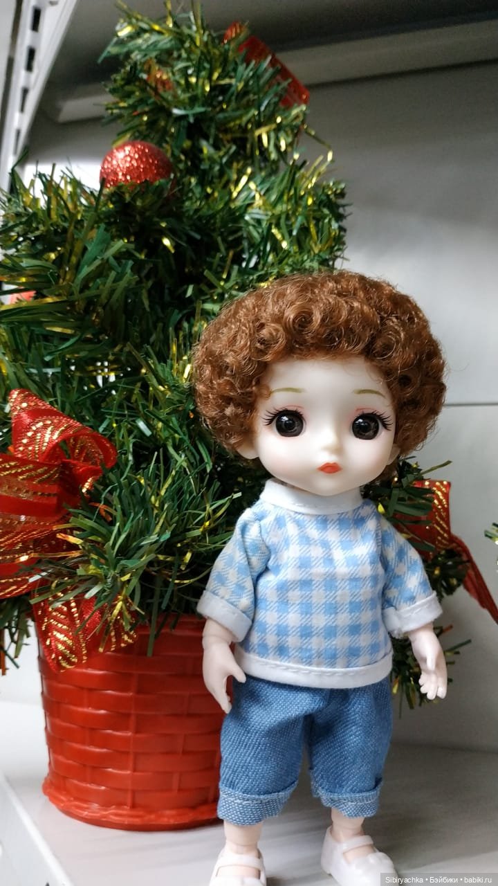 Новогодний ассортимент канцелярского магазина