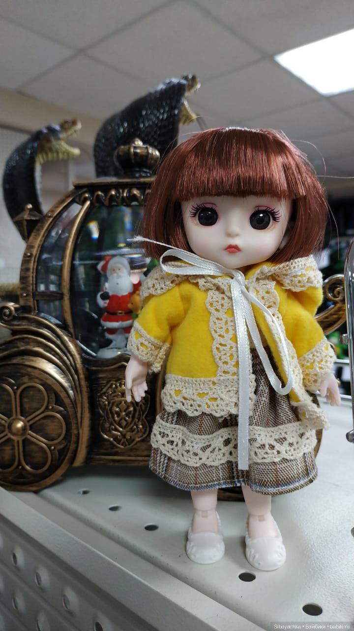 Новогодний ассортимент канцелярского магазина