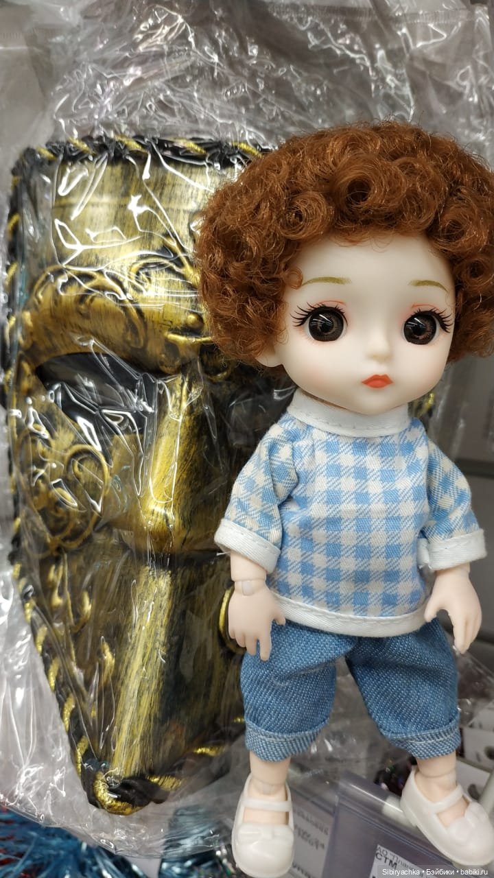 Новогодние товары в Леонардо глазами Василька