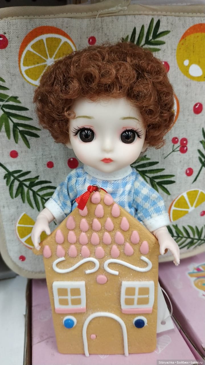 Новогодние товары в Леонардо глазами Василька