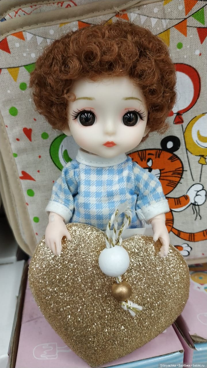 Новогодние товары в Леонардо глазами Василька