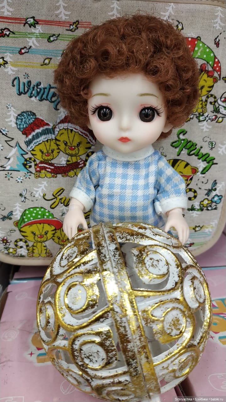 Новогодние товары в Леонардо глазами Василька