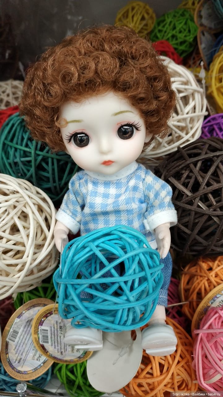 Новогодние товары в Леонардо глазами Василька