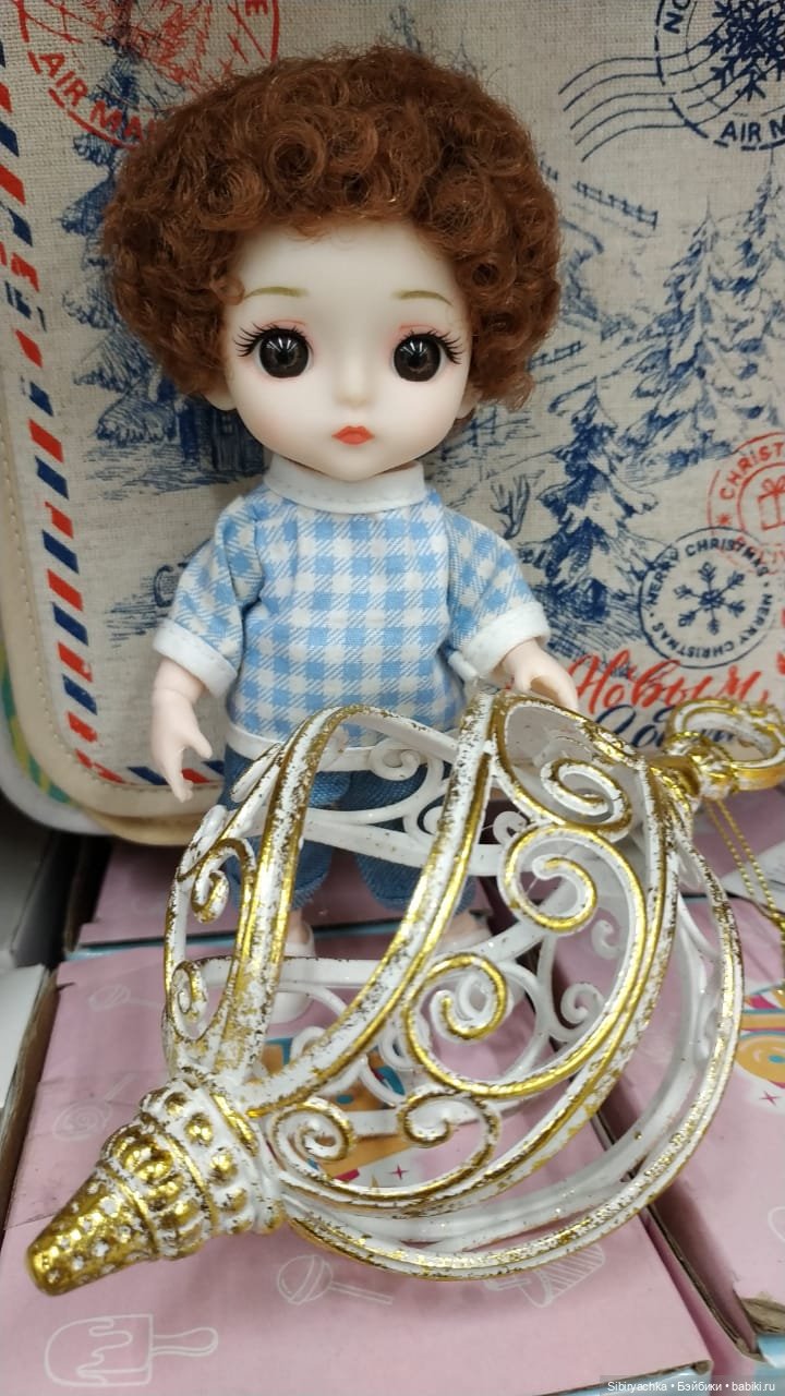 Новогодние товары в Леонардо глазами Василька