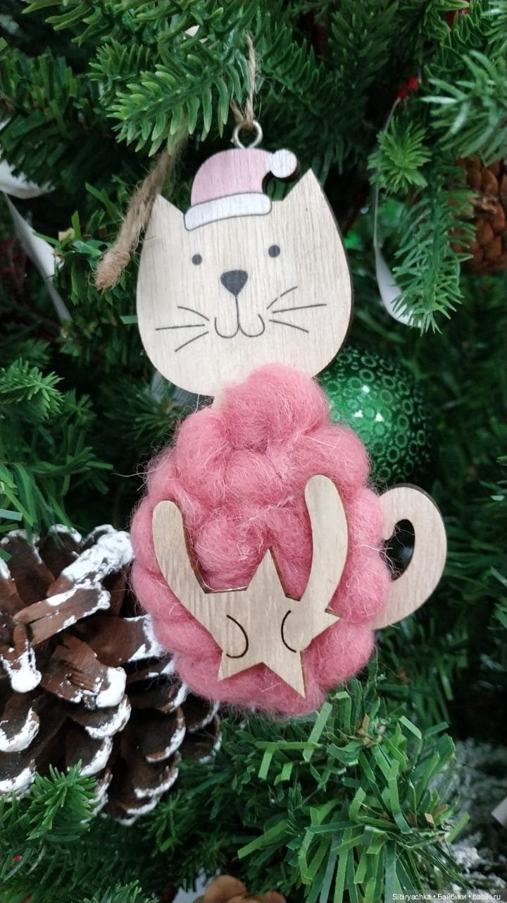 Новогодние товары в Леонардо глазами Василька